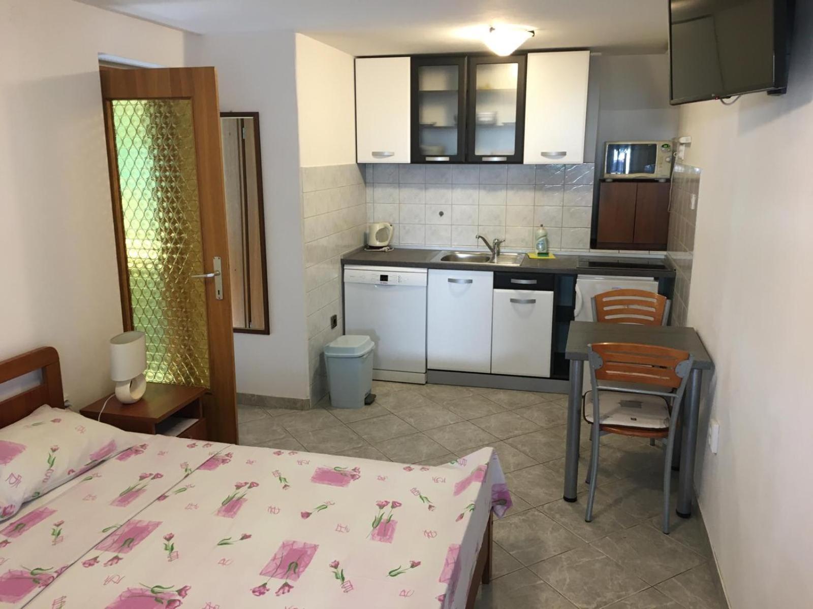 Apartments Biserka プナト 部屋 写真